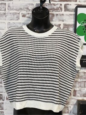 White and Black Striped Knit Sleeveless sweater large